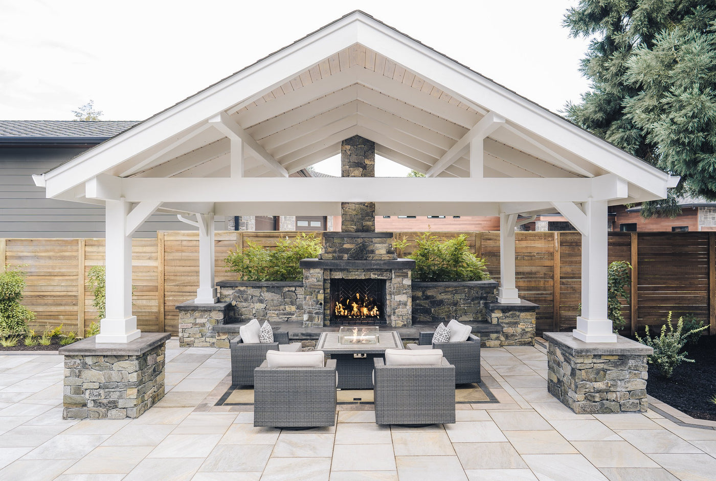 How to Incorporate a Fire Pit into Your Patio Design